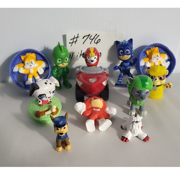 Paw Patrol PJ Masks Sonic Knuckles Figures Toy Lot of 11 - Picture 2 of 5